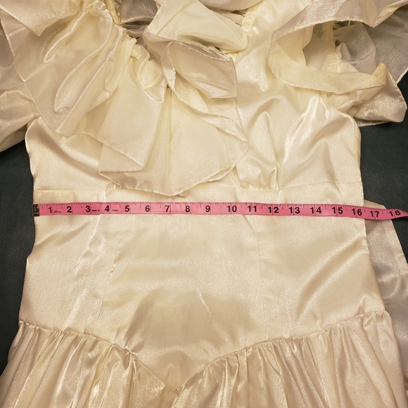 Bespoke Seamstress Made Wedding Dress - Picture 10 of 11